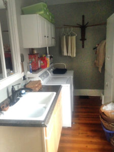 Artist Abbey B&B, with Seilers' Studio and Gallery in the Artist Colony of Zanesville offer accomidations in a Victorian home.