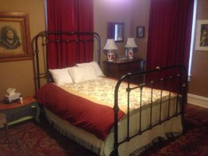 The extended stay suite at Artists' Abbey is a complete facility for overnight guests and weekly accommodations at the Artists' Abbey at Appalachian Abbey in the heart of the Artist Colony, better known as Art COZ in the downtown of Zanesville, OH.